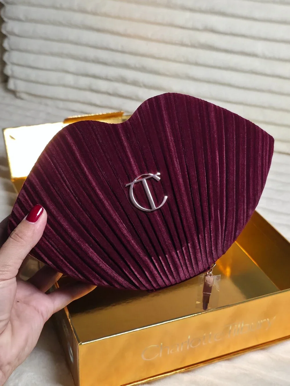 New Charlotte Tilbury Hot Lips Makeup Bag & Lip Kit, Holiday Set, Pillow Talk